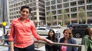 SOBREVIVIENTE. La mexicana Clarissa Hernández, de 26 años, no tiene familia en este país. Atrás, Rosa Quispe (izq.) y Rosalía Fajardo de Nueva Vida.
