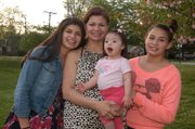 HIJAS. Gaby Paz e hijas, Angi de 22 años, Valentina de 2 y Kennya de 13. 