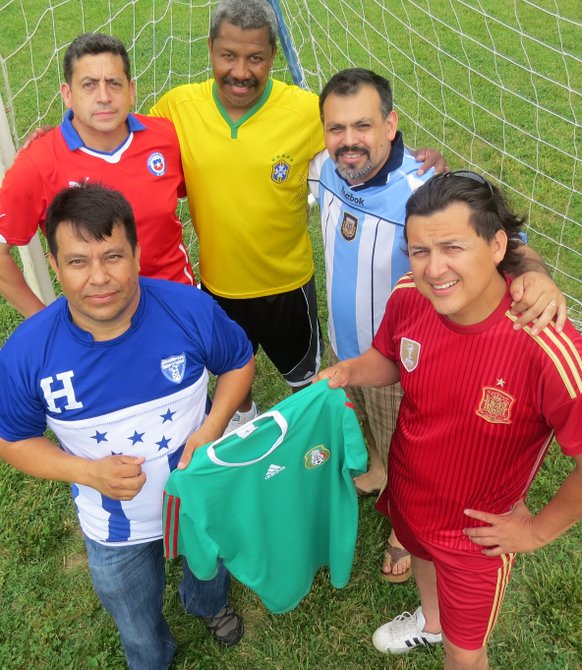 No había un padre mexicano pero trajeron la camiseta. Están representados Brasil, Honduras, España, Chile y Argentina.