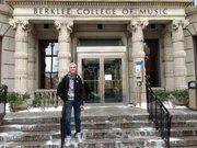 Luis Gamarra fue noticia nacional en Bolivia al ingresar a la escuela de música Berklee en Boston.
