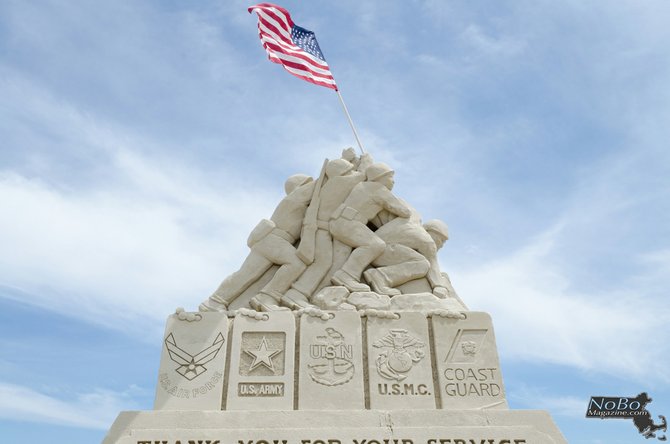 El Festival Anual de Esculturas de Arena de Revere Beach 2014 estuvo dedicado a las fuerzas armadas de Estados Unidos. Esta escultura fue diseñada por el equipo de participantes.