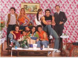 “Los Reyes”. (2005). Historia sobre las excentricidades de Edilberto Reyes y su peculiar familia.