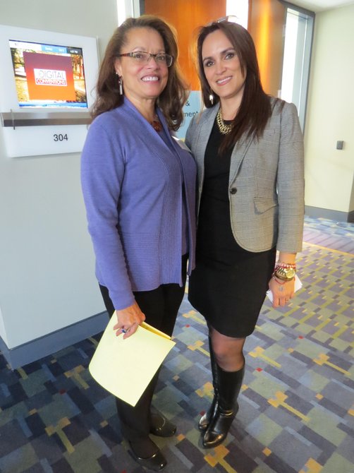 Jeanie Carr, directora ejecutiva honoraria del Black Student Fund, y María Fernanda Borja, directora ejecutiva del Latino Student Fund durante la Feria de Escuelas Privadas el 5 de octubre de 2014 en el Washington Convention Center de DC.