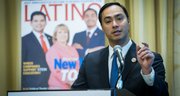 El congresista Joaquín Castro se dirige a los estudiantes de Nuestro Futuro en Washington, Dc el 20 de noviembre.