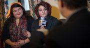 Las dreamers Marisela Tobar, 18 años, salvadoreña, (izq.), y Laura Gracia, 19, chilena, en Trinity Washington University el 12 de diciembre de 2014.