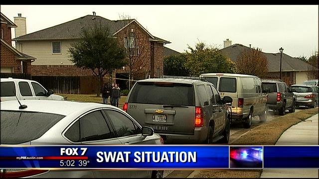 Una llamada hecha al SWAT cierra calles en vecindario de Pflugerville