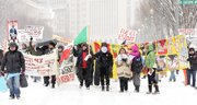 Unos 50 manifestantes se concentraron ante la Casa Blanca, en Washington DC, para protestar la visita del presidente mexicano Peña Nieto el martes 6 de enero de 2014.
