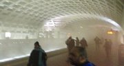 La estación de L'Enfant Plaza se llenó de humo al mediodía del lunes 12 de enero. Hay un muerto y 68 heridos que estaban en un tren de la línea amarilla que se quedó atascado en un túnel
