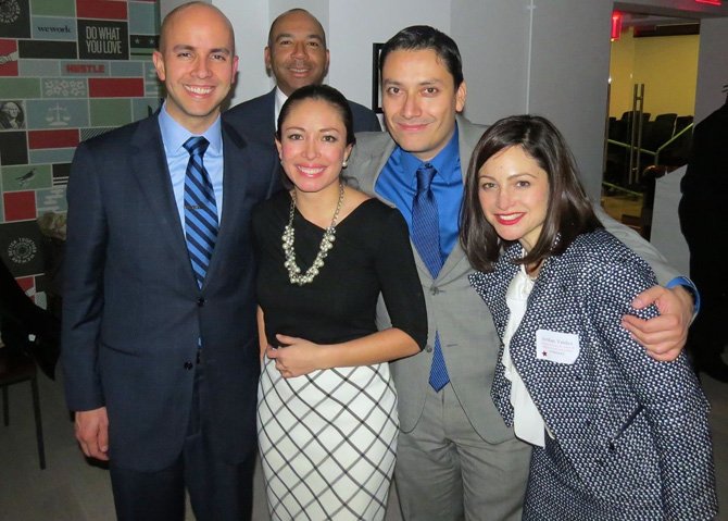 De izq. a der., Juan S. González, oficina del vicepresidente Joseph Biden; Katherine Vargas, enlace de la Casa Blanca para la prensa hispana; Luis Miranda, cofundador y director gerente de MDC Strategies, y Jordan Valdés , vicepresidenta de Podesta Group.