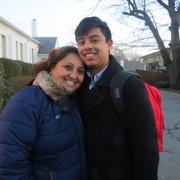 Ingrid Vaca y su hijo Diego Mariaca de 19 años.