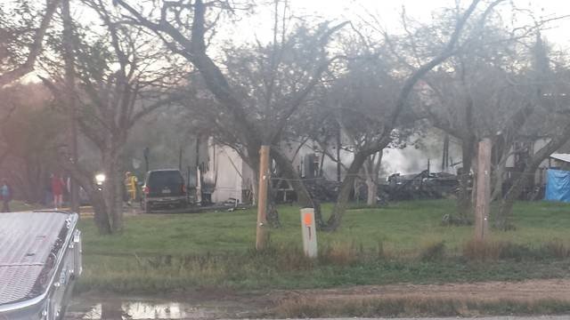 Incendio destruye una casa móvil