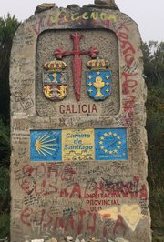 Un indicador del Camino en la provincia de Lugo en Galicia.