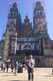 Misión cumplida: Después de un mes, en la Plaza do Obradoiro en Santiago de Compostela. Toda una capital espiritual.