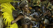 La escuela de samba São Clemente desfila hoy, lunes 16 de febrero de 2015, en el sambódromo de Río de Janeiro (Brasil), durante el segundo día de los desfiles de las escuelas de samba del grupo especial. 