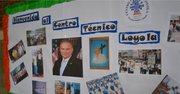 Foto del senador Tim Kaine en el Instituto Técnico Loyola, Honduras.