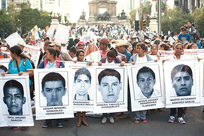 El dolor de Ayotzinapa se siente en la ciudad