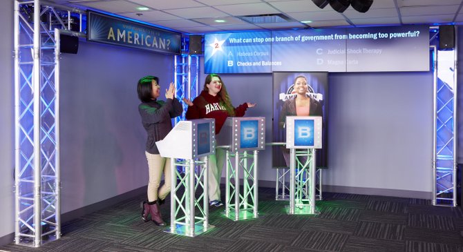 ¿Quién quiere ser americano? Pon a prueba tu conocimiento en Dreams of Freedom en el Skywalk Observatory en Boston.
Foto: Joel Benjamin