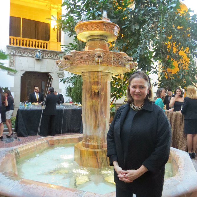 Lizette Corro, presidente de la Junta Directiva del Latino Student Fund, durante la Gala 2015 en la Organización de Estados Americanos en Washington, DC.