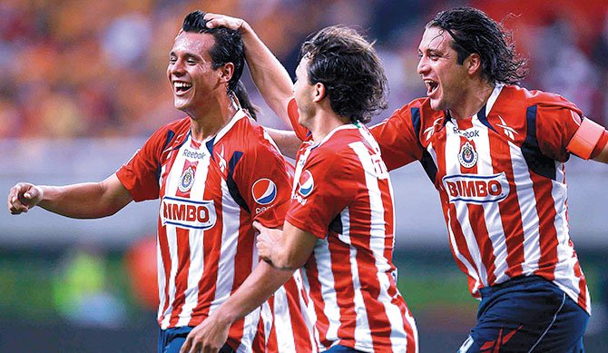 Chivas a dos puntos del liderato