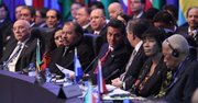 El presidente de Nicaragua, Daniel Ortega (centro) durante su intervención en la sesión plenaria de la VII Cumbre de jefes de Estado y de Gobierno de las Américas en la Ciudad de Panamá.