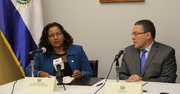 La Viceministra para Salvadoreños en el Exterior, Liduvina Magarín, y el rector de la Universidad Tecnológica de El Salvador (UTEC) el 17 de abril de 2015 en Washongton, DC, para la implementación del proyecto "Educación a Distancia Dirigido a Salvadoreños en el Exterior".