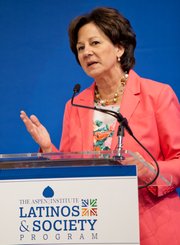 Monica Lozano, presidenta del programa "Latinos y Sociedad del Instituto Aspen.