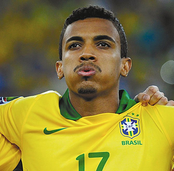 Luiz Gustavo.
Brasil