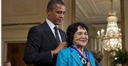 HONRA. El presidente Barack Obama otorgó la Medalla Presidencial de la Libertad a Dolores Huerta en 2012.