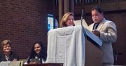 Israel Asencio dio testimonio de cómo le ayudaron los programas de inglés y ciudadanía de CMR en Rockville, Maryland.