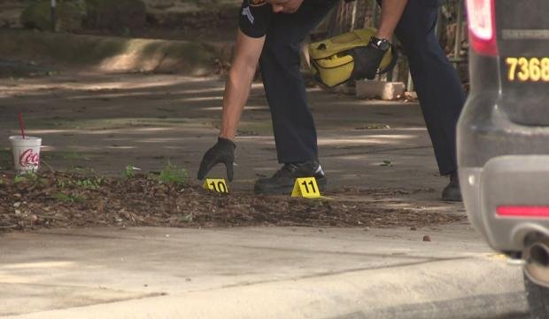 La policía de San Antonio está buscando a un sospechoso de un tiroteo