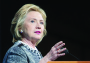 Hillary Clinton (D) promete que luchará por la reforma migratoria.