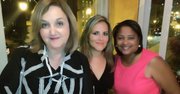 Estas tres comunicadoras participaron en el evento de recaudación de fondos del hospital Children's National: (de izq. a der.) Lourdes Meluzá y Claudia Uceda de Univisión junto a Lori Montenegro de Telemundo.