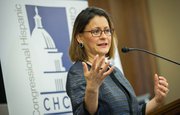 La presidenta y CEO del CHCI se dirige a los jóvenes estudiantes el 29 de julio de 2015 en el Rayburn Building del Congreso en Washington, DC.
