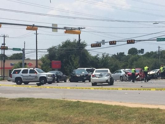 Una mujer murió en un accidente múltiple al sur de Austin 