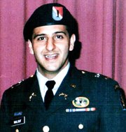 Antes de empezar la carrera de Derecho, Malouf sirvió en las Fuerzas Armadas de Estados Unidos donde llegó al rango de teniente y fue admitido en las Fuerzas Especiales, también conocidos como Boinas Verdes.