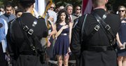 Judith Escobar jura la bandera estadounidense durante la ceremonia del servicio de ciudadanía estadounidense e inmigración en Washington DC, el 28 de agosto de 2015.