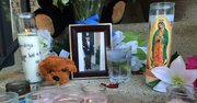 Velas en memoria del joven salvadoreño, Danny Centeno, en el condado de Loudoun, Virginia.