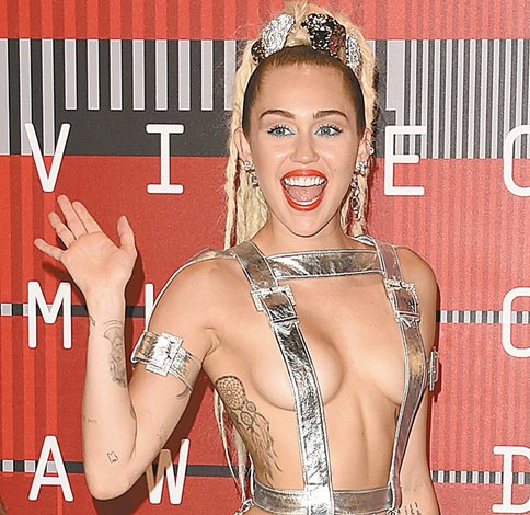 Miley Cyrus más atrevida | Periodico El Mundo - Noticias para Hispanos -  Hispanic newspaper for Austin and Central Texas