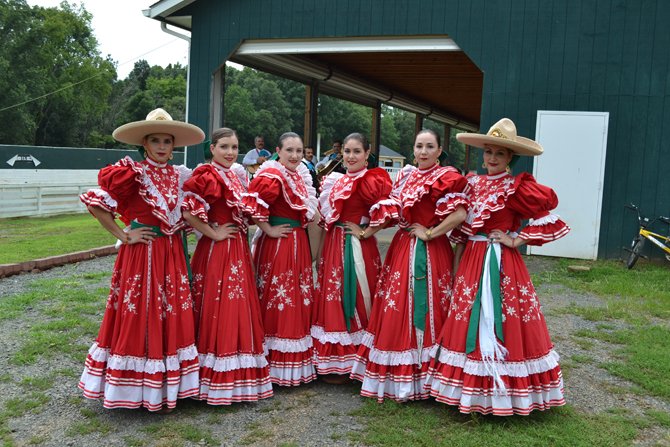 Las Amazonas de El Dorado, antes de su presentación.