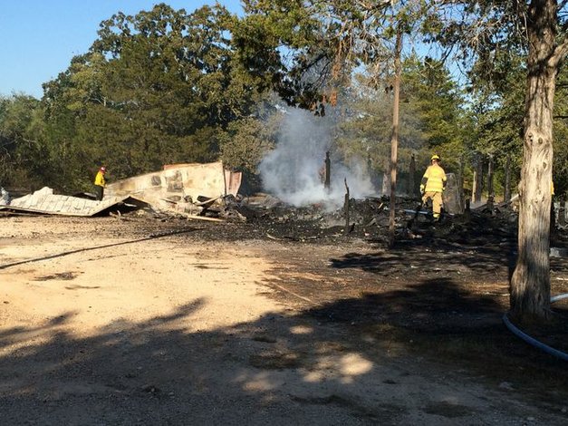 Incendio destruyó una casa en el Condado de Bastrop