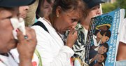 Las mujeres llegaron a Washington al grito de "¡sí se puede!" y con decenas de pancartas de colores, en las que pidieron al papa Francisco que "toque el corazón" de EE.UU. y tienda su mano a los millones de inmigrantes indocumentados del país.