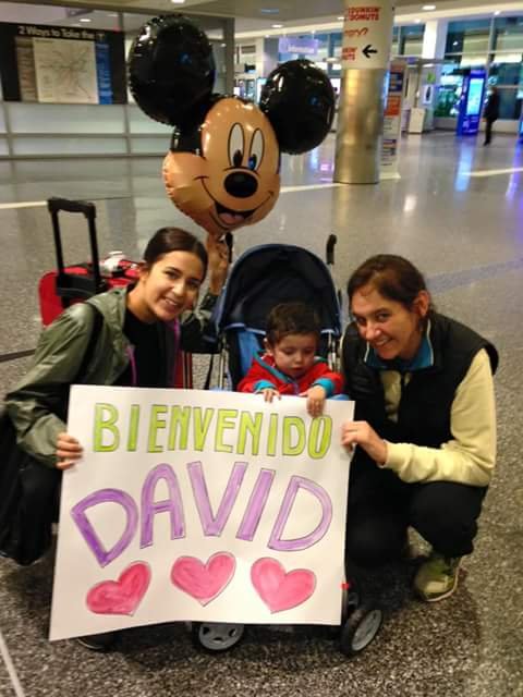 Así recibieron a David en el aeropuerto Logan de Boston