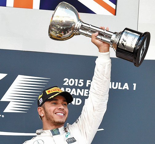 Hamilton se afianza  en el liderato