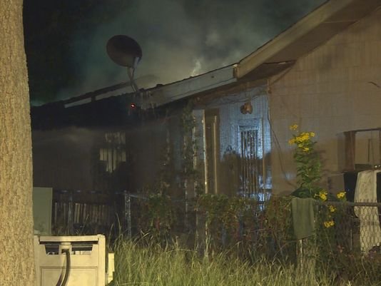 Incendio causo daños en una casa en Paddock Drive