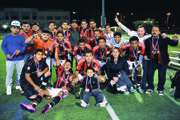 Los jugadores del Milan USA festejan el subcampeonato de la Liga de Gunston, el viernes 16 de octubre.