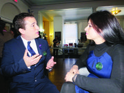 El abogado Mark Haufrect, director de Mil Mujeres y Sonia Correa.