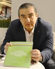 El Ministro de Autonomías de Bolivia, Hugo Siles Núñez