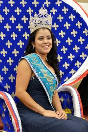 Leidy Espinoza es la Reina del Comité de Ciudades Hermanas Arlington-San Miguel 2015-2016