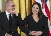 Emilio y Gloria Estefan, el 24 de noc=viembre en la Casa Blanca donde recibieron la Presidential Medal of Freedom.