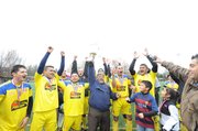 Farid Deantonio (der.) y Amanecer Deportivo Radio se han caracterizado por una amplia cobertura del fútbol aficionado del área metropolitana de Washington, DC, desde el mismo lugar de los acontecimientos y llevando a sus oyentes las voces de sus protagonistas.